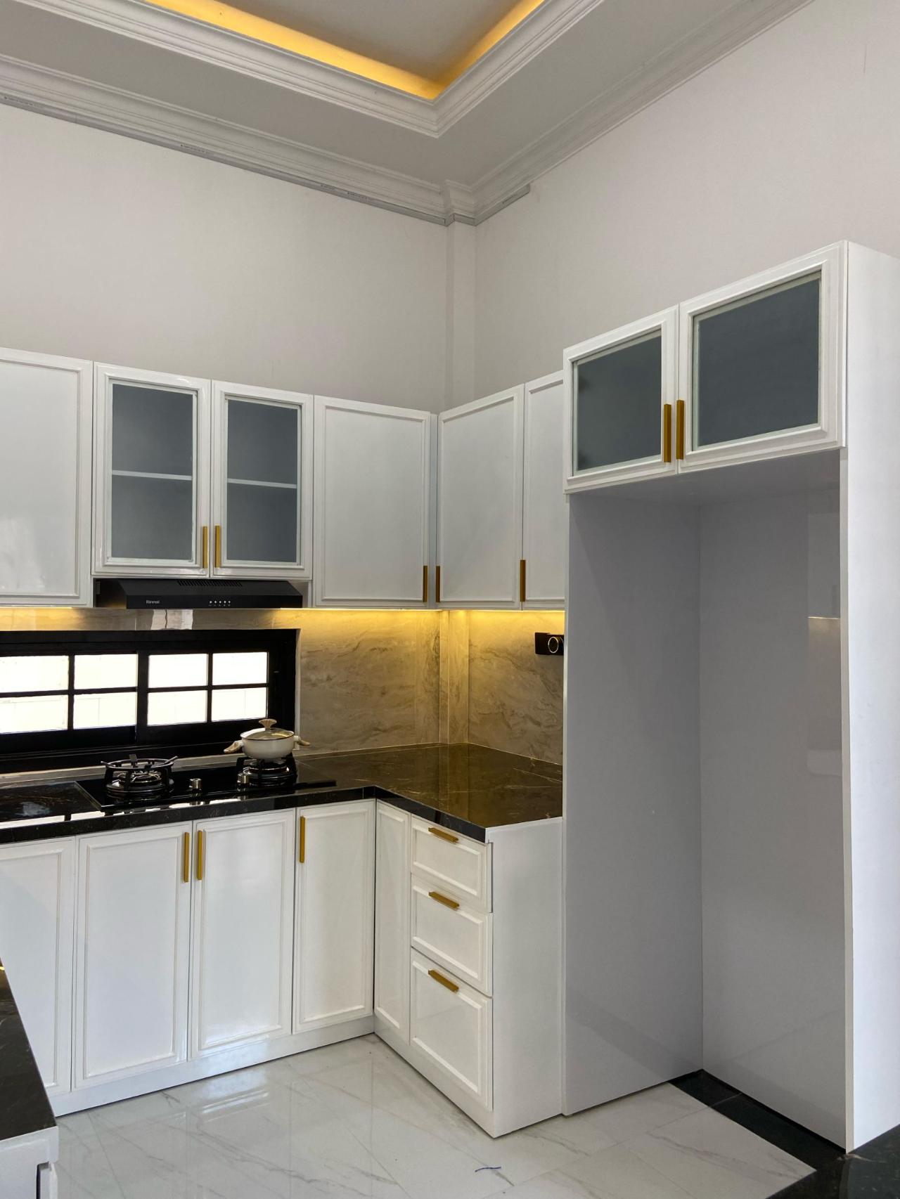 Kitchen Set Ibu Indri - corner cabinet